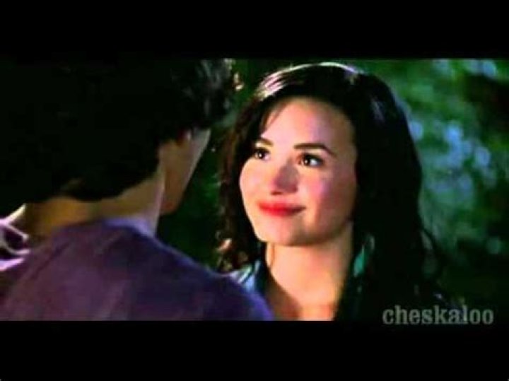 Does Mitchie and Shane kiss in Camp Rock? – Celebrity