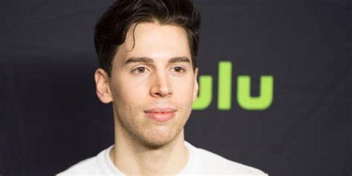 Jordan Gavaris Net Worth